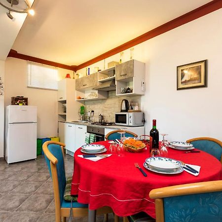 Apartman Maya Mali Lošinj Kültér fotó